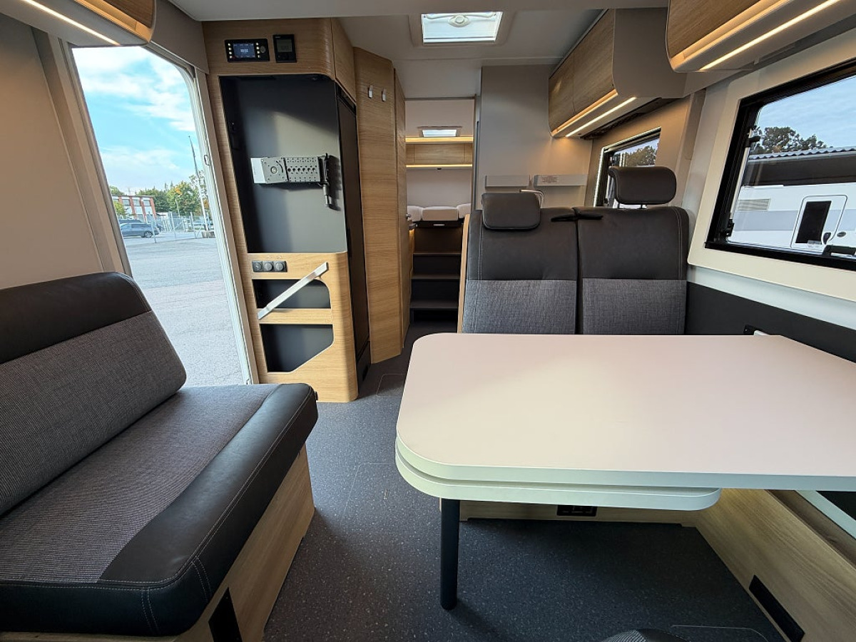 Adria Matrix 670 SL Selekt *Dieselvärmare*Långbädd*Taksäng*, bild 8 av 21