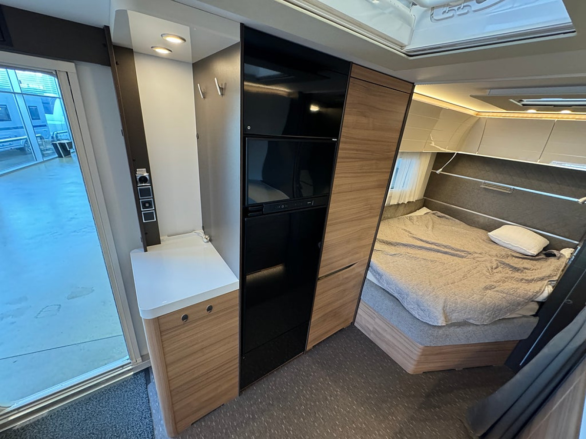 Adria Alpina 583 LP *JUBILEUMSERBJUDANDE*, bild 12 av 16