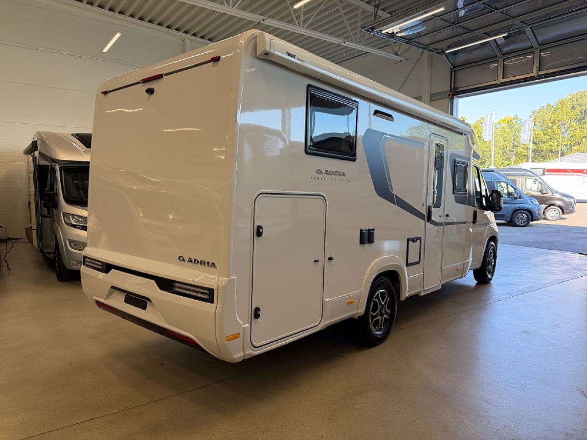 Adria Compact Select DL *Långbädd*Dieselvärmare*, bild 3 av 18
