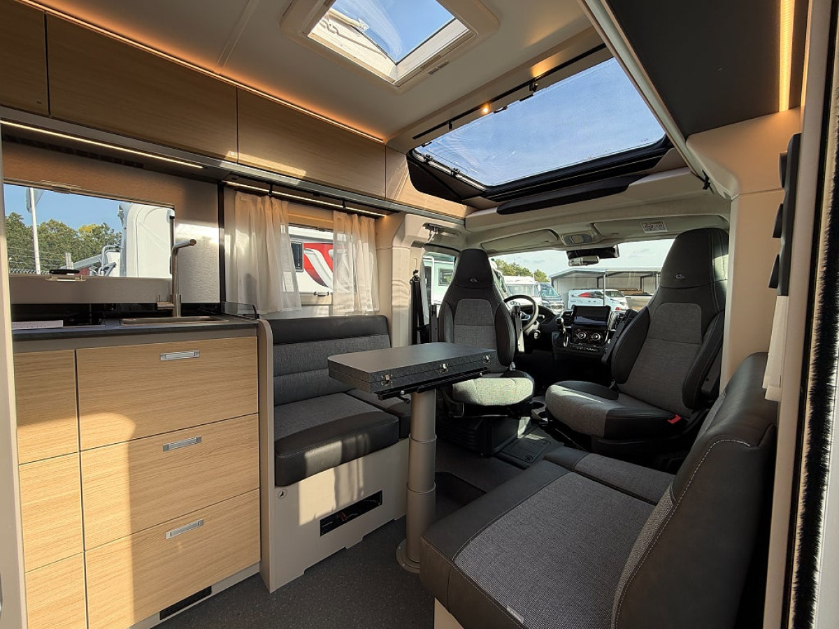 Adria Compact Select DL *Långbädd*Dieselvärmare*, bild 6 av 18