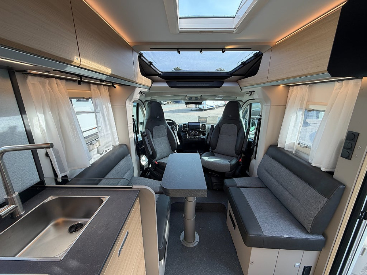 Adria Compact Select DL *Långbädd*Dieselvärmare*, bild 8 av 18