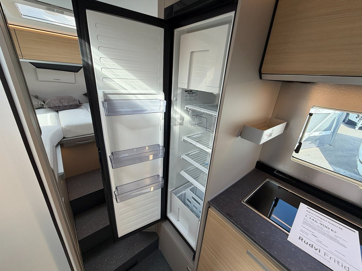 Adria Compact Select DL *Långbädd*Dieselvärmare*, bild 10 av 18