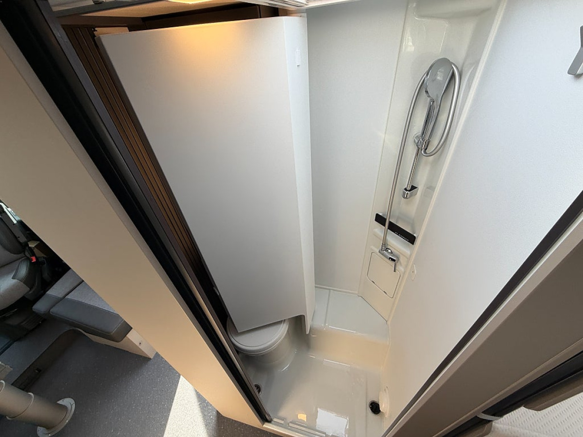 Adria Compact Select DL *Långbädd*Dieselvärmare*, bild 13 av 18