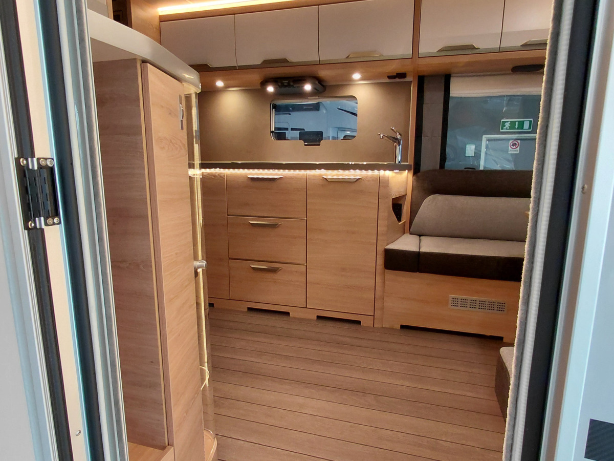 Knaus SÜDWIND BLACK SELECTION 650 UDF, bild 3 av 10