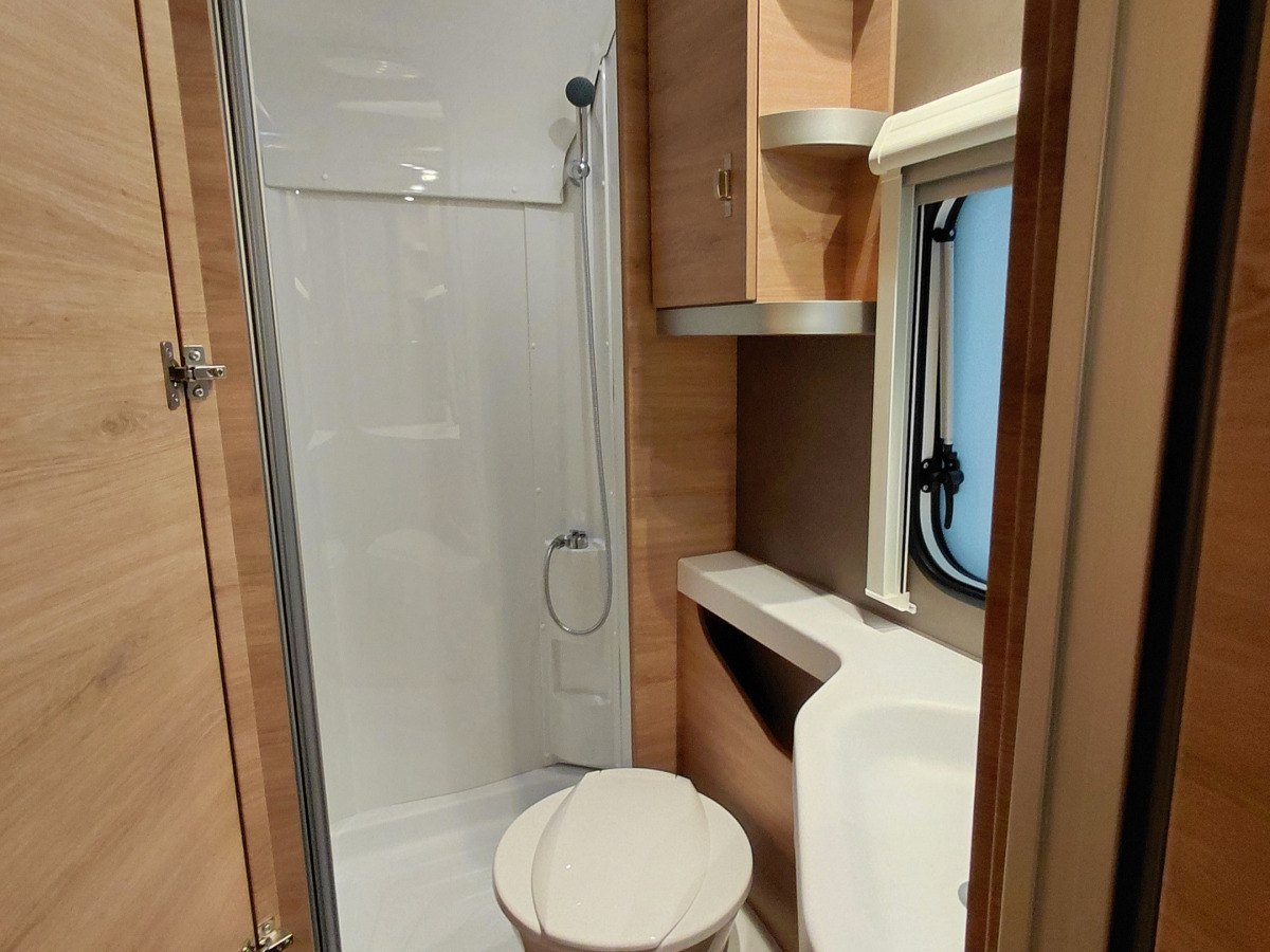 Knaus SÜDWIND BLACK SELECTION 650 UDF, bild 8 av 10