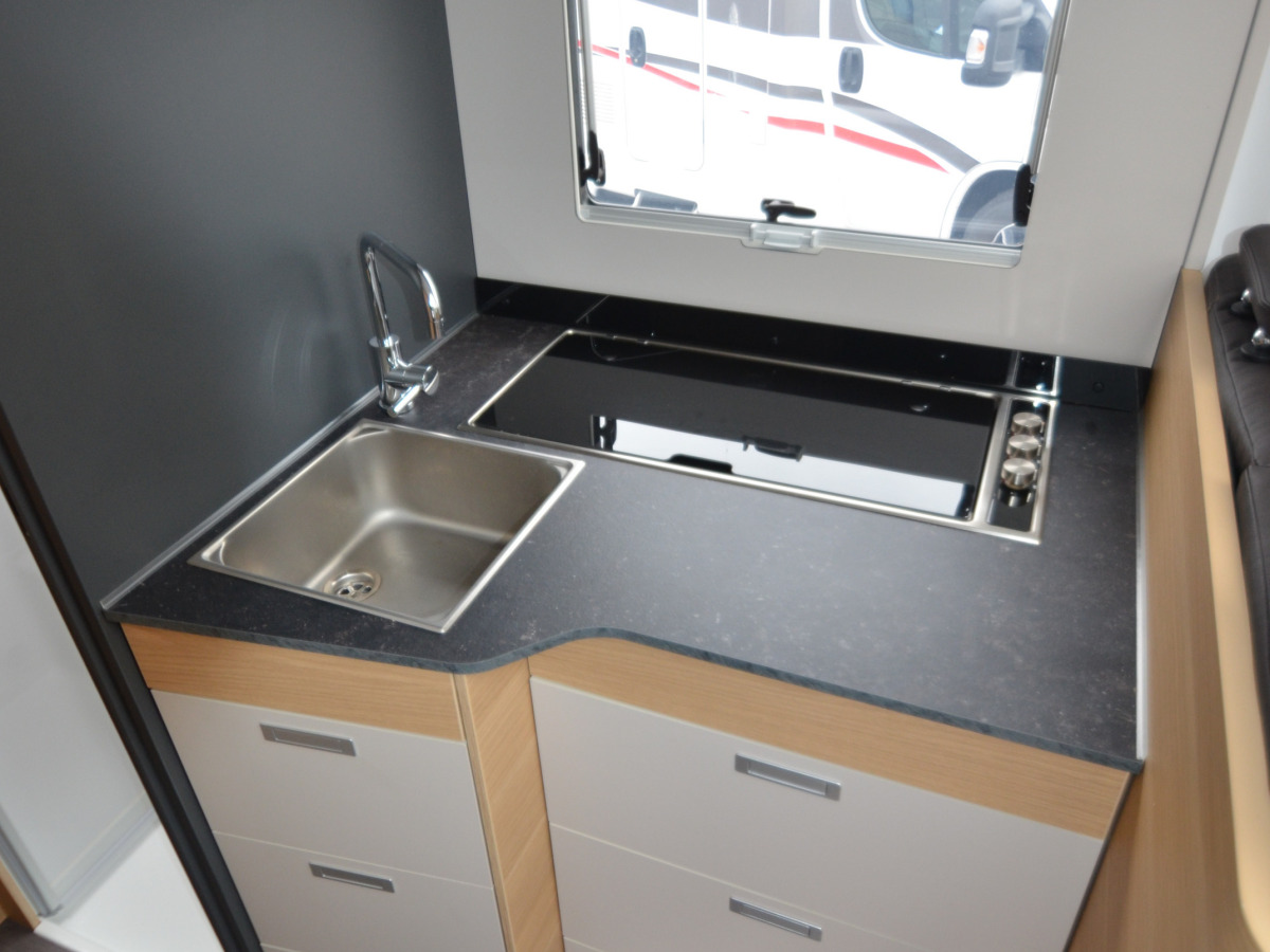 Adria CORAL 670 SL (AC,solcell, auto), bild 8 av 15