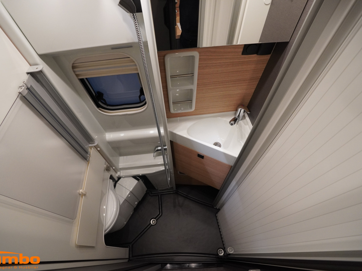 Malibu 640 LE GT Skyview, Stor kyl, Dieselpanna, 4000kg, bild 11 av 18