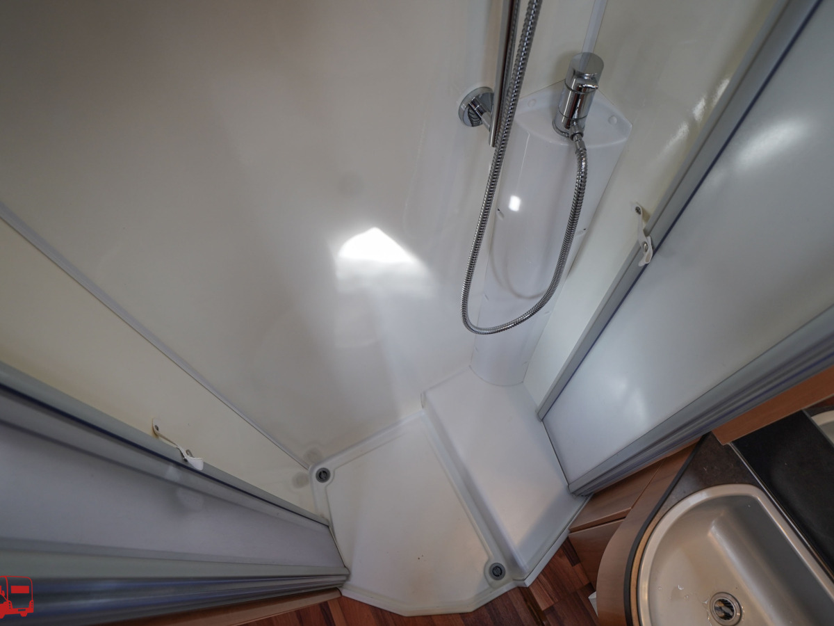 Hymer T 674 CL BIANCO-LINE Långbäddar Dragkrok I KAMPANJ, bild 19 av 41