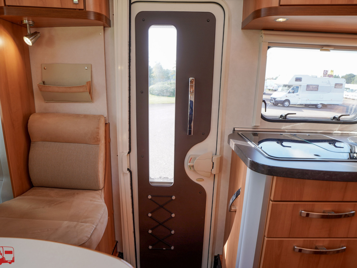 Hymer T 674 CL BIANCO-LINE Långbäddar Dragkrok I KAMPANJ, bild 36 av 41