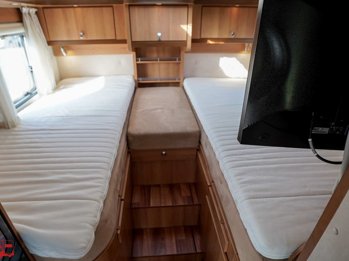 Hymer T 674 CL BIANCO-LINE Långbäddar Dragkrok I KAMPANJ, bild 13 av 41