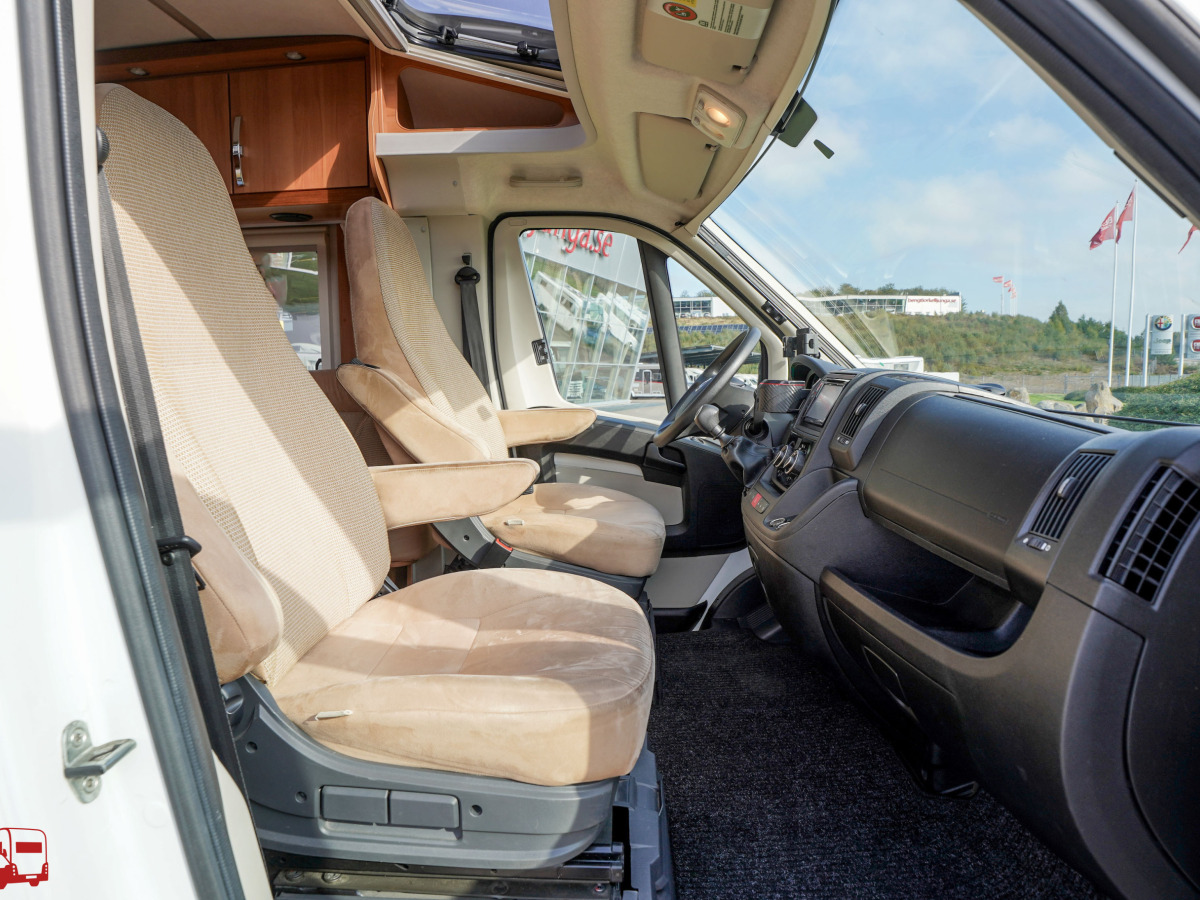 Hymer T 674 CL BIANCO-LINE Långbäddar Dragkrok I KAMPANJ, bild 39 av 41