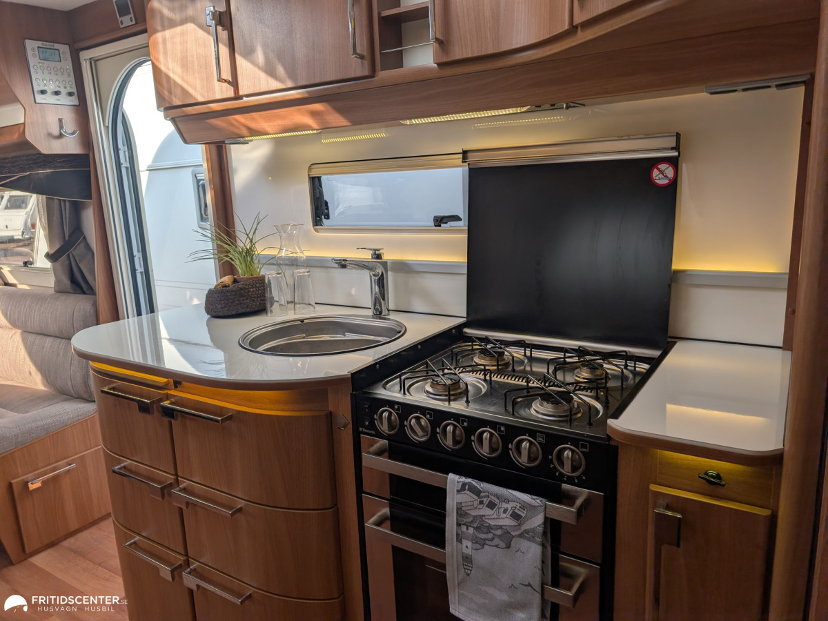 KABE ROYAL 720 GXL KS *ALDE / Mitt dinette / Året runt, bild 12 av 23