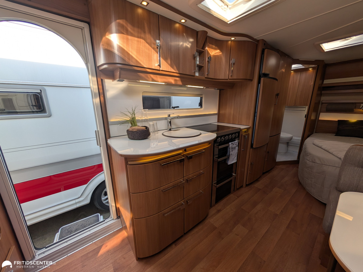 KABE ROYAL 720 GXL KS *ALDE / Mitt dinette / Året runt, bild 11 av 23