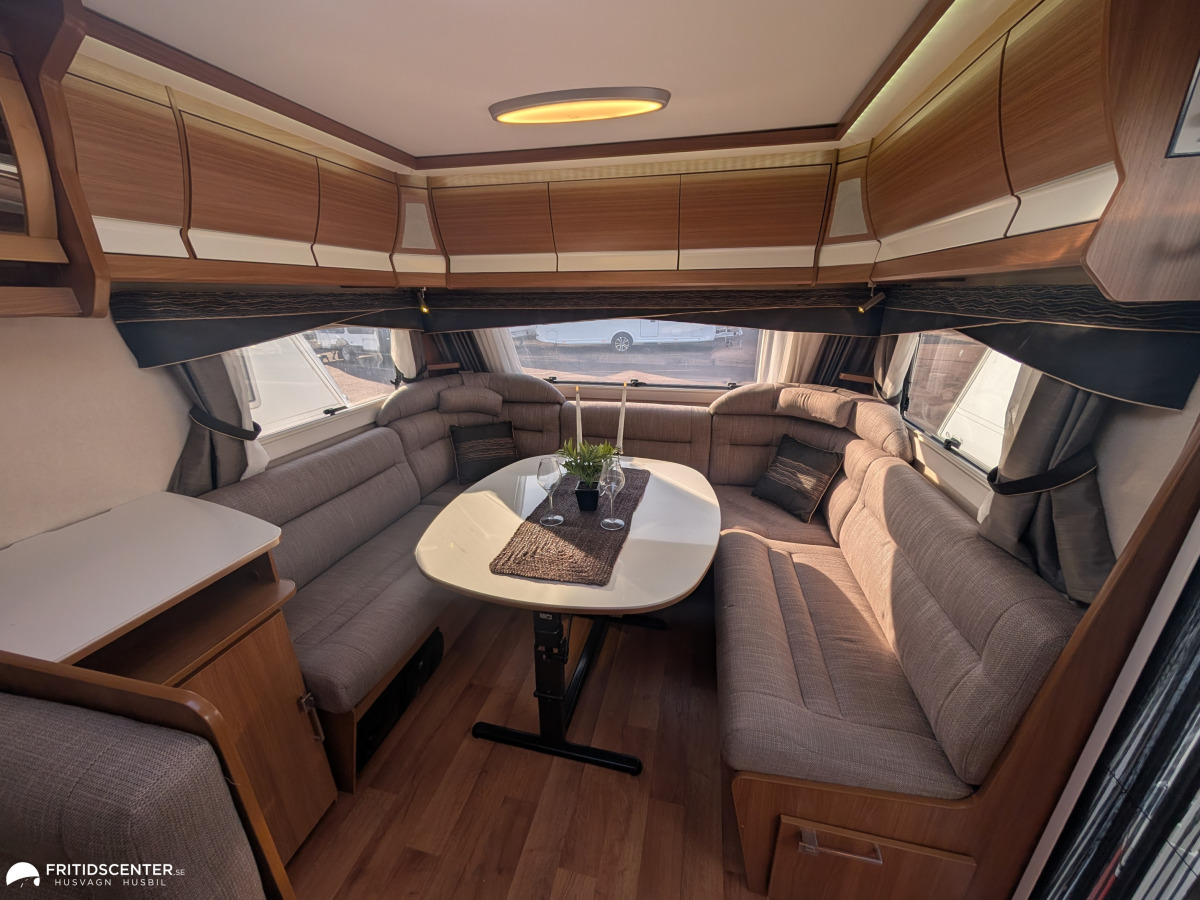 KABE ROYAL 720 GXL KS *ALDE / Mitt dinette / Året runt, bild 3 av 23
