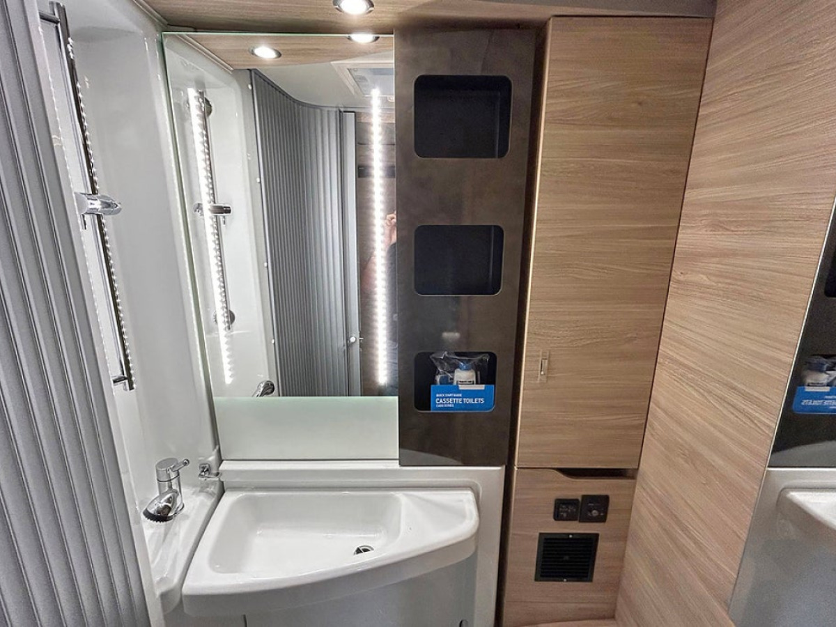 Knaus VAN TI PLUS 650 MEG Platinum Selection 4x4 AUTOMAT ALDE, bild 27 av 46