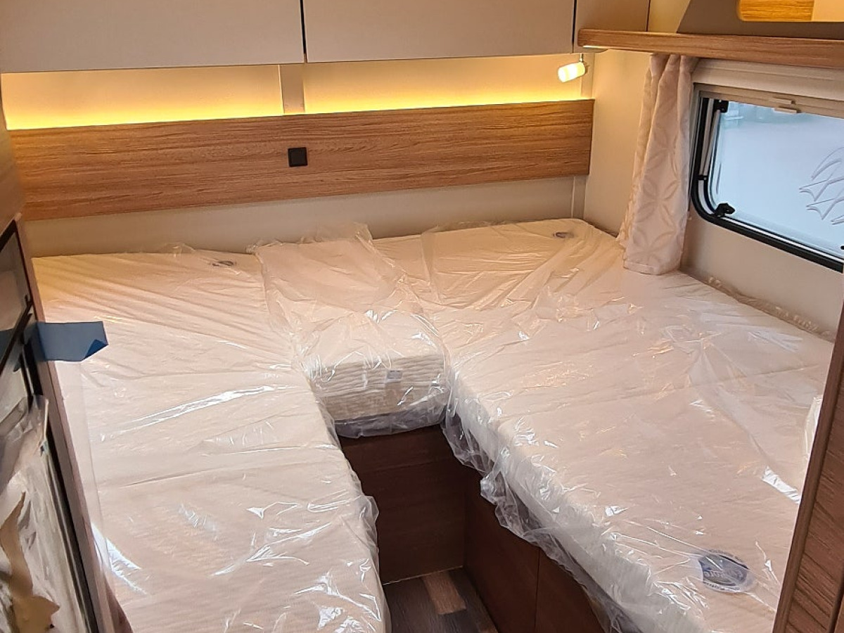 Weinsberg 650 MEG CaraHome perfekt för familjen, bild 6 av 16