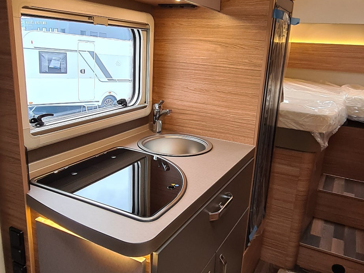 Weinsberg 650 MEG CaraHome perfekt för familjen, bild 10 av 16