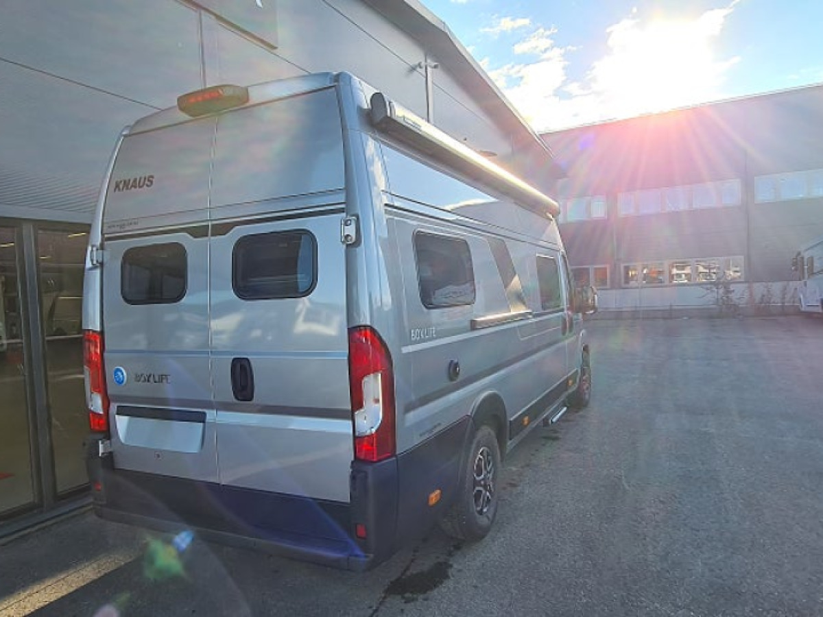 Knaus 630 ME BoxLife automatlåda, lyftsäng, högt tak, bild 2 av 13