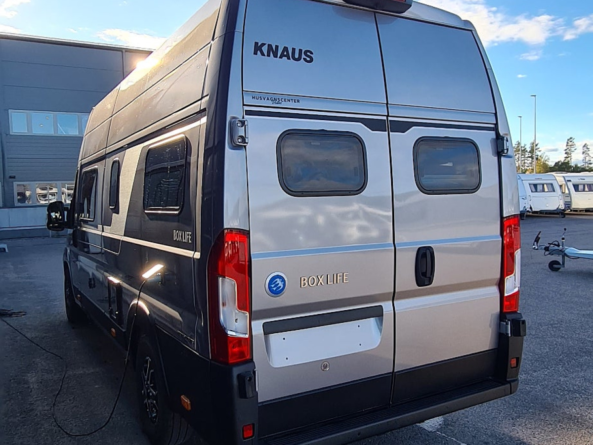 Knaus 630 ME BoxLife automatlåda, lyftsäng, högt tak, bild 3 av 13