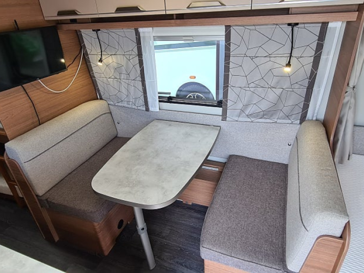 Knaus 500 KD sport 3vånings-säng, lufttält, markis, bild 6 av 16