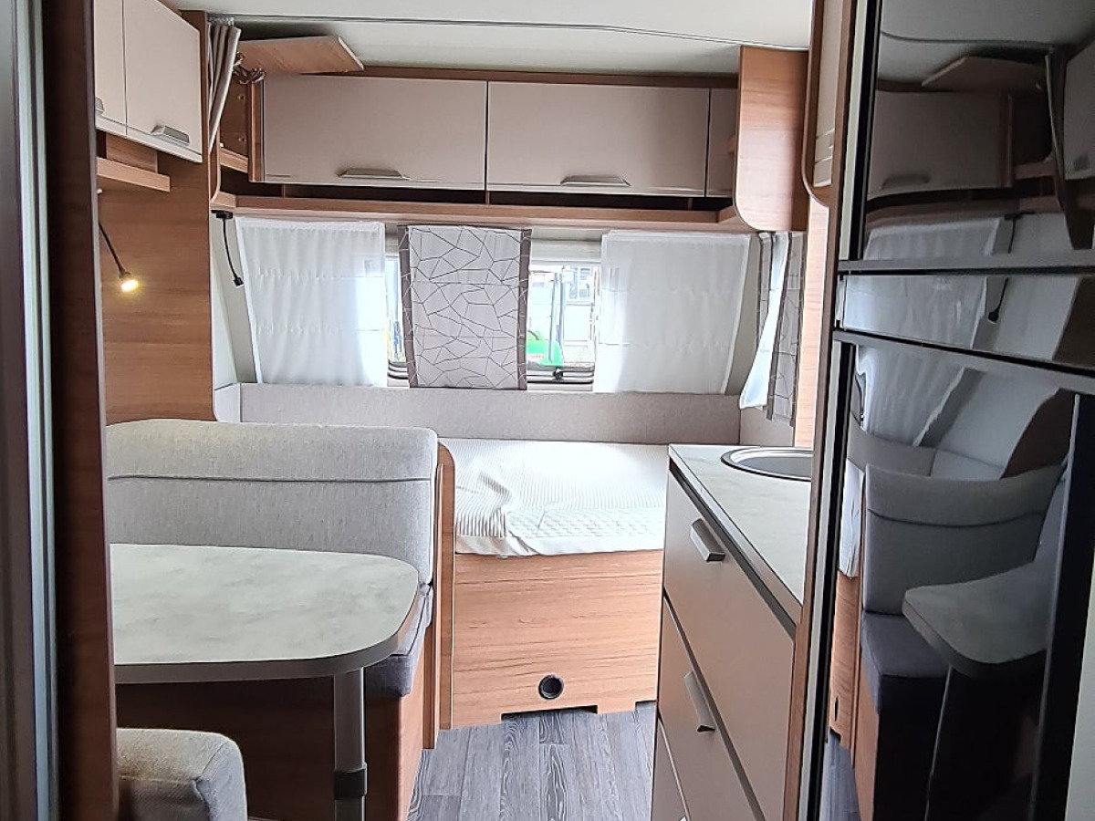 Knaus 500 KD sport 3vånings-säng, lufttält, markis, bild 14 av 16