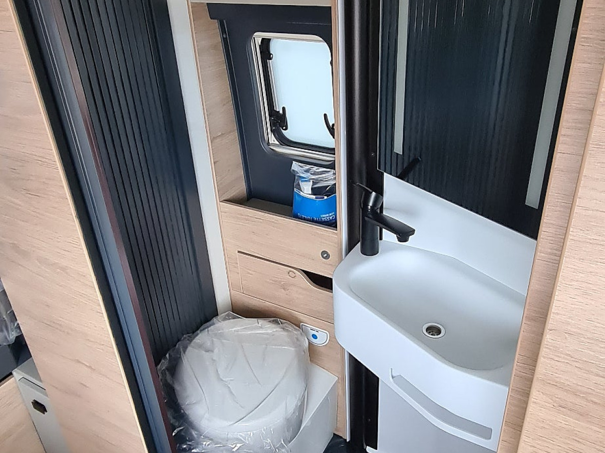 Knaus 630 MX Boxtime Dieselvärmare, Lyftsäng-EL, Långbädd, bild 6 av 14