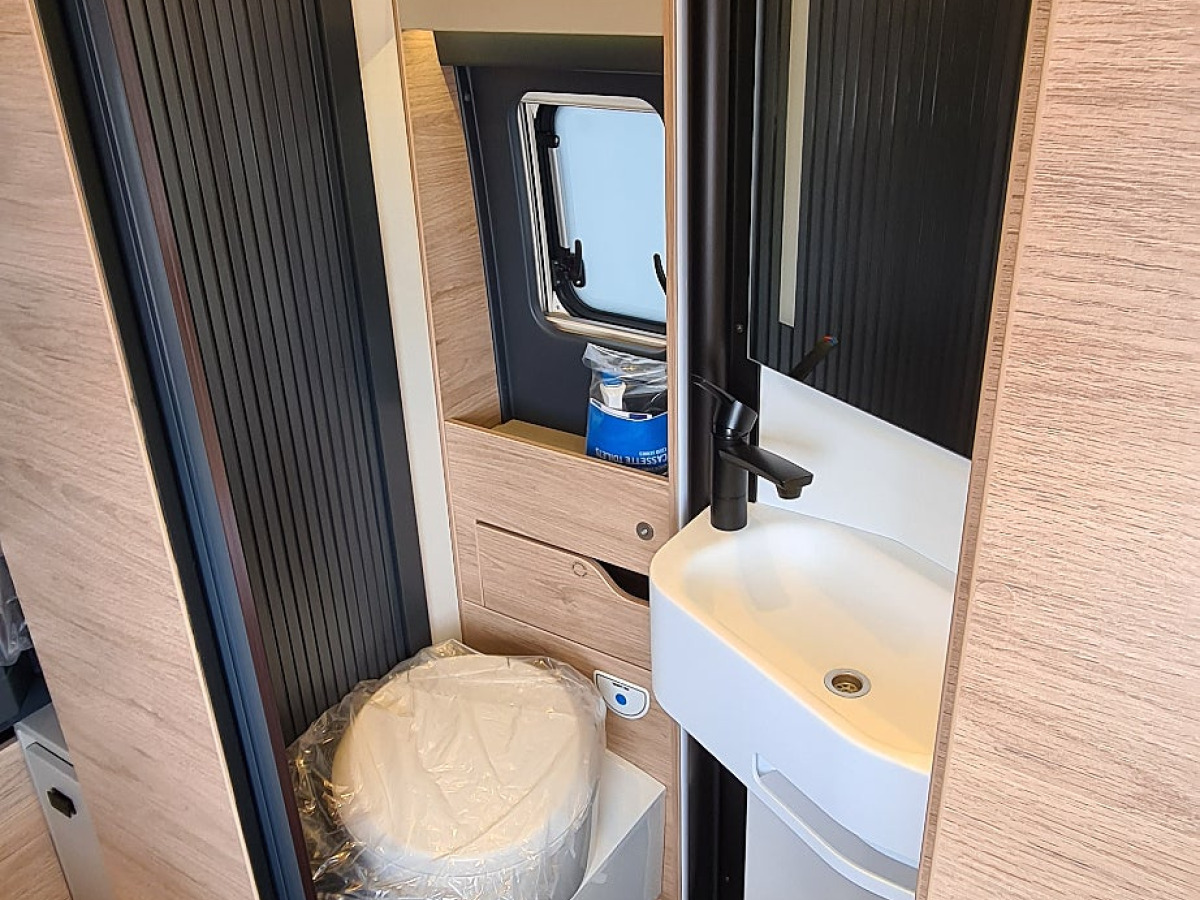 Knaus 630 MX Boxtime Dieselvärmare, Lyftsäng-EL, Långbädd, bild 8 av 14