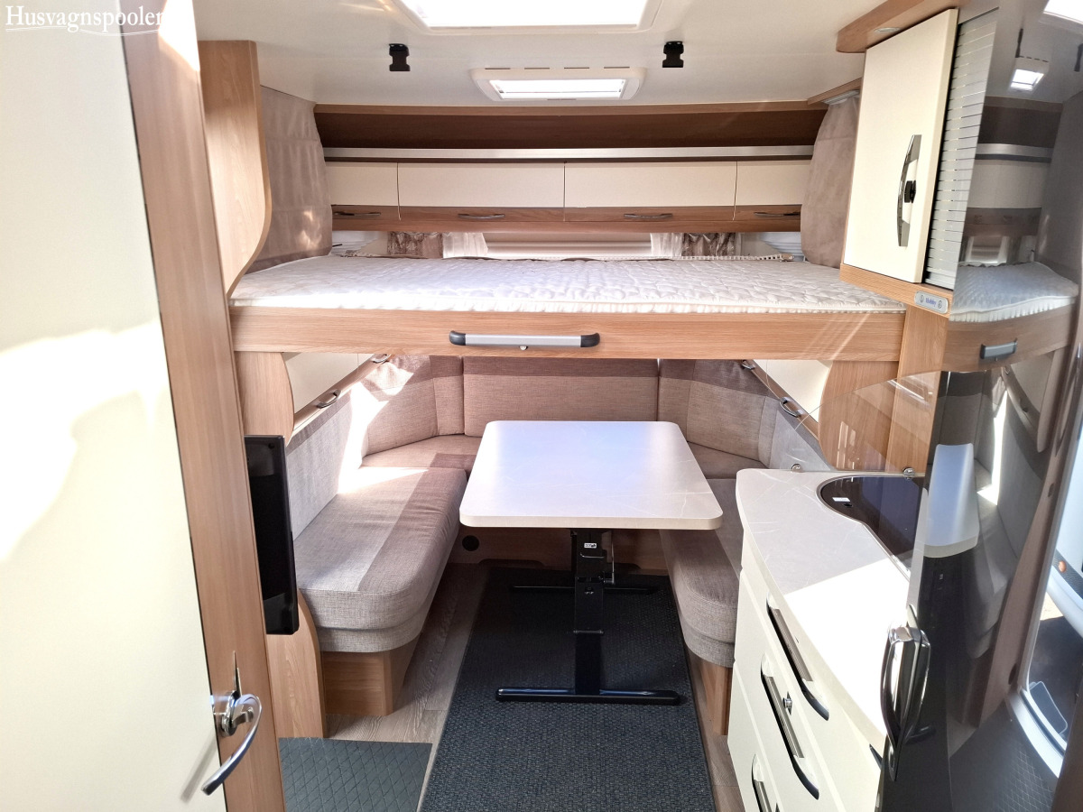 Hobby 515 UHL DE LUXE Långbäddar, Förtält, Markis, Taksäng, bild 6 av 11