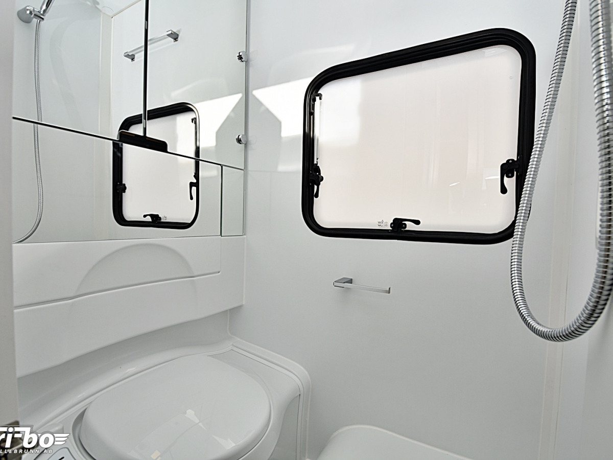 Adria 502 UL Altea, Långbäddar, bild 21 av 25