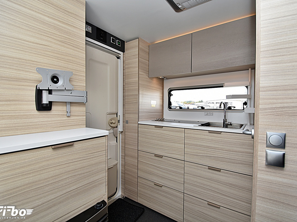 Adria 362 LH Altea, Långbäddar, bild 14 av 21