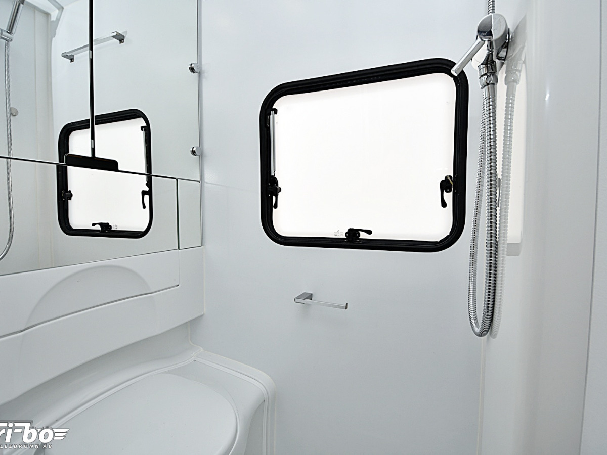 Adria 362 LH Altea, Långbäddar, bild 17 av 21