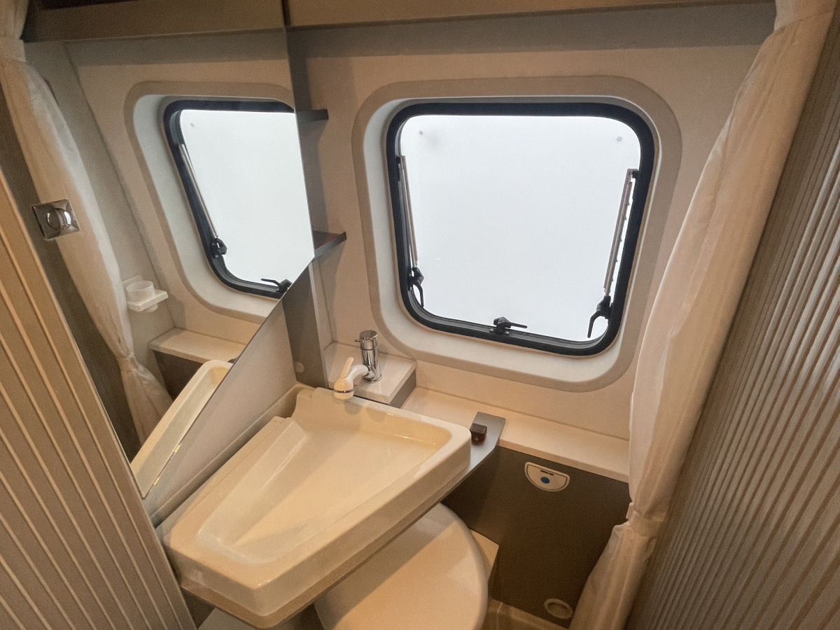 Adria TWIN 600 SPT, bild 15 av 22