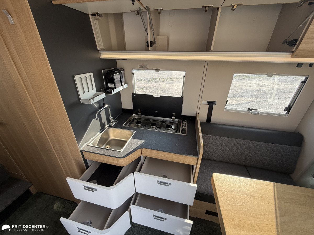 Adria CORAL PLUS 670 DL *ALDE / Solpanel / Lithium*, bild 7 av 40