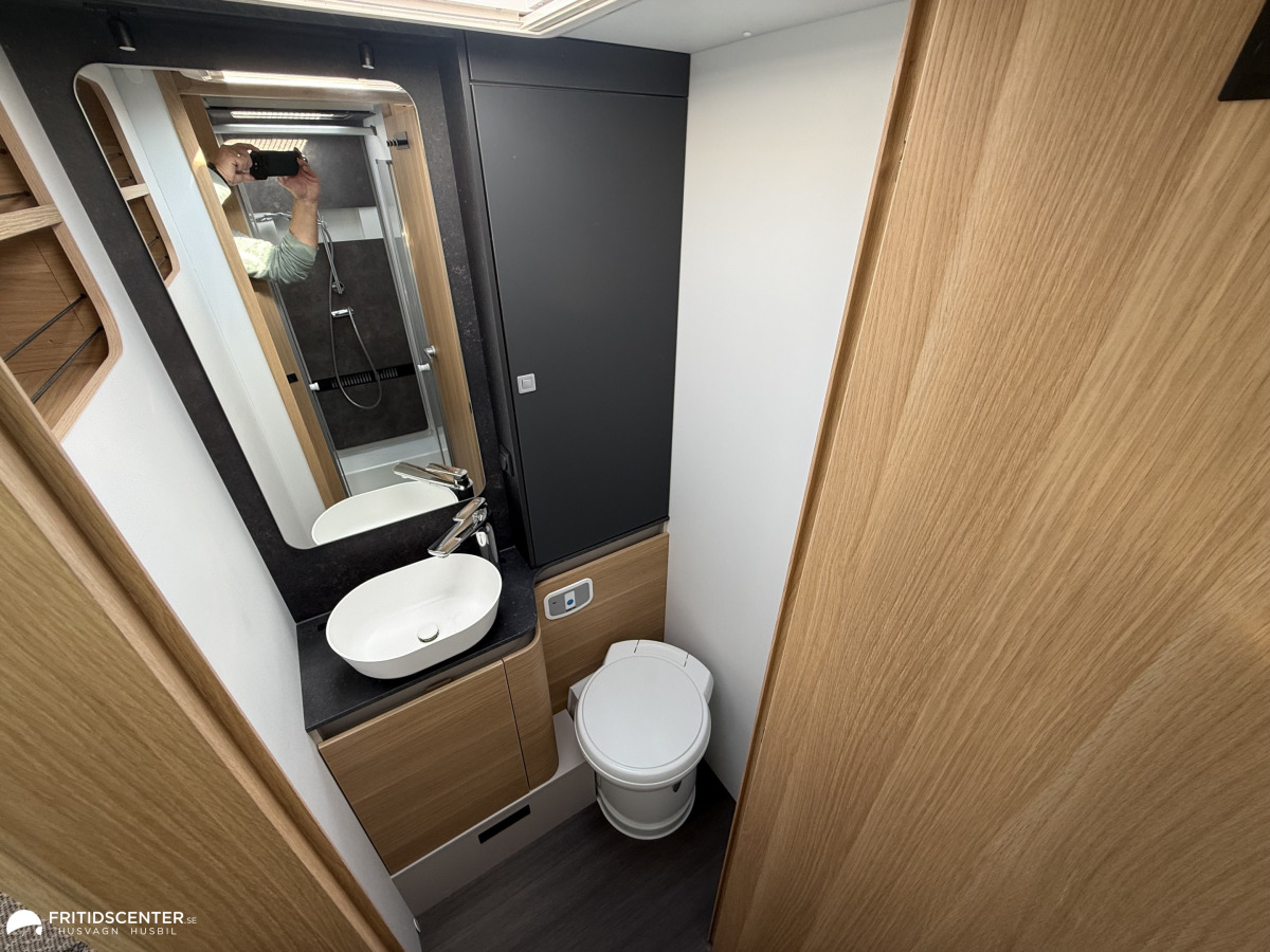 Adria CORAL PLUS 670 DL *ALDE / Solpanel / Lithium*, bild 10 av 40