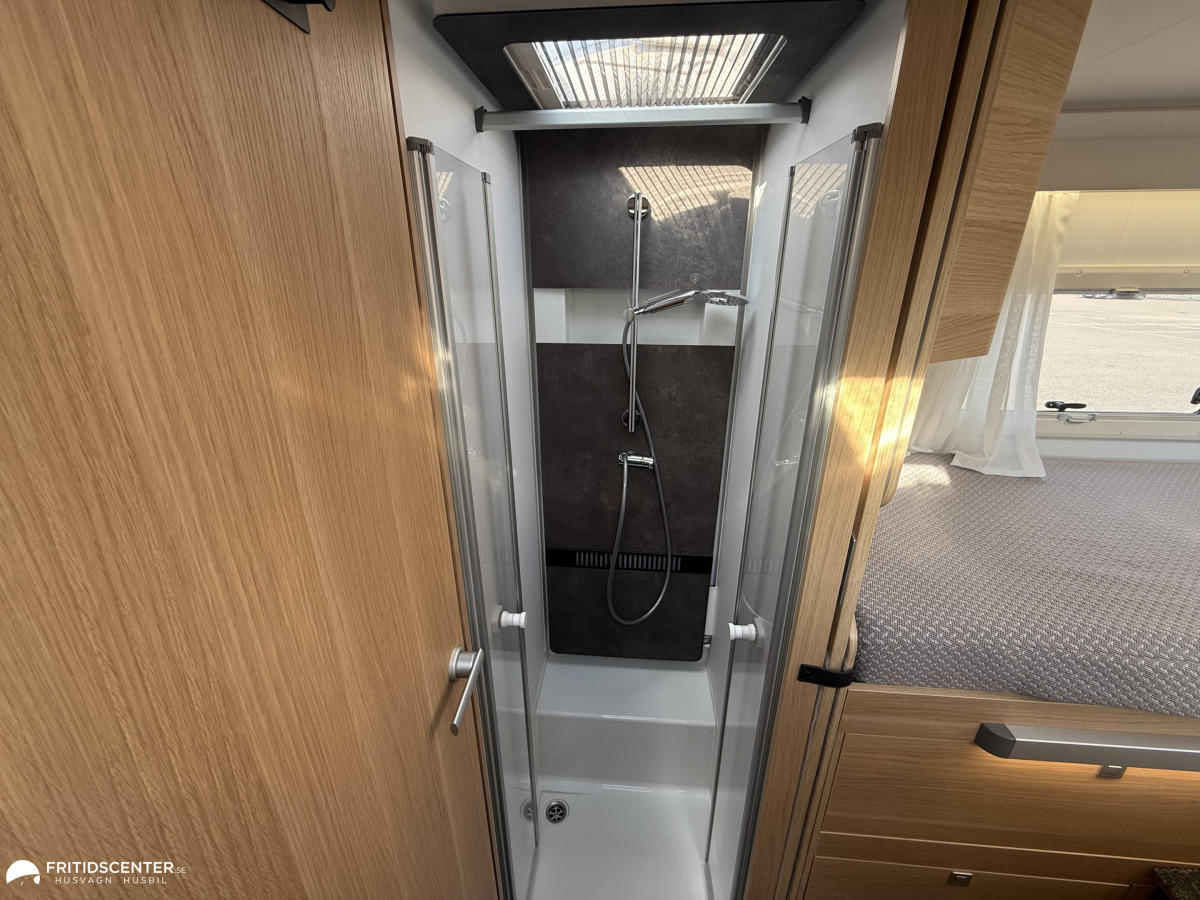 Adria CORAL PLUS 670 DL *ALDE / Solpanel / Lithium*, bild 11 av 40