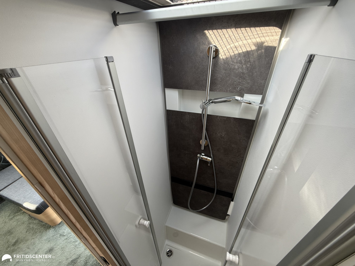 Adria CORAL PLUS 670 DL *ALDE / Solpanel / Lithium*, bild 12 av 40