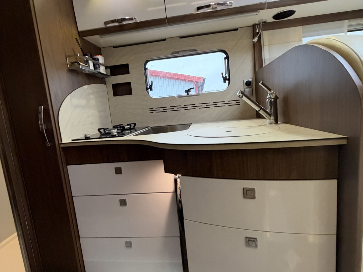 Frankia F-LINE 840 QD LUXURY LINE HYDRAL. STÖDBEN MYCKET VÄLUTRUSTAD, bild 12 av 21