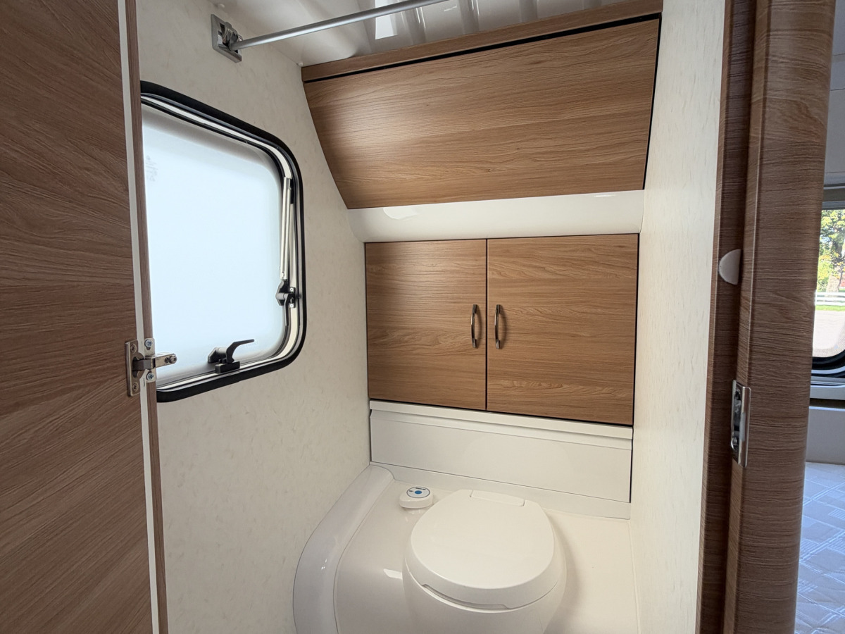 Hobby 460 UFE DE LUXE GOLVVÄRME 1500KG, bild 11 av 13