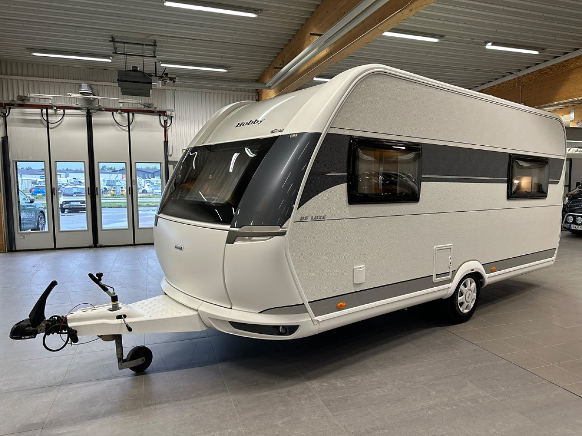 Hobby Hobby 460 De Luxe Långbädd, mover, markis, 1 ägare, bild 1 av 28