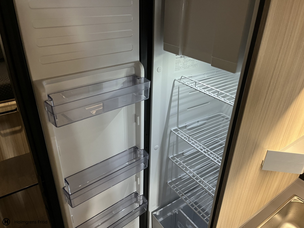 Sun Living C 70 DL - 3500 kg Ford 165 hk, bild 12 av 13