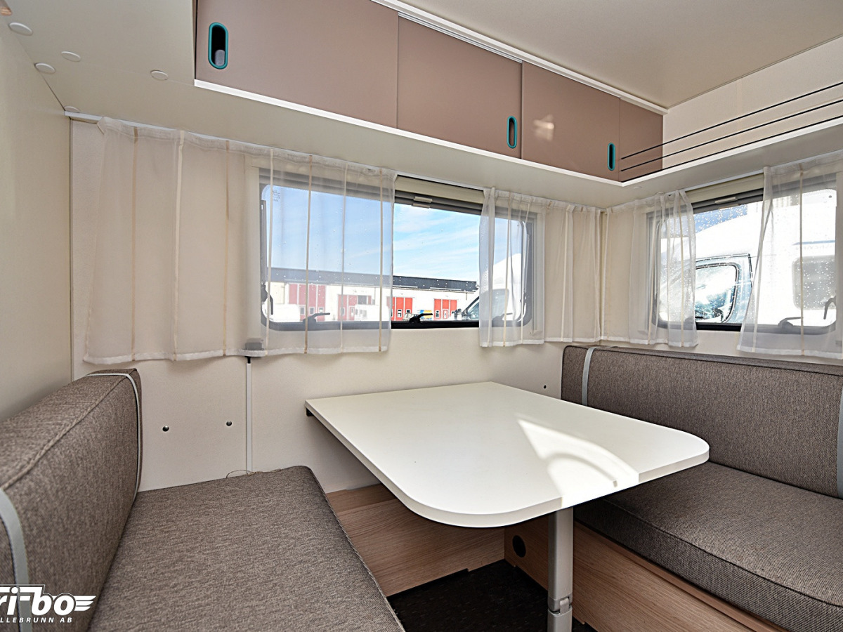 Adria 492 LU Aviva, Långbäddar, bild 6 av 25