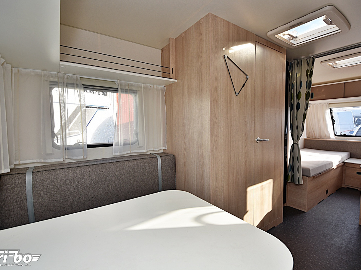 Adria 492 LU Aviva, Långbäddar, bild 7 av 25