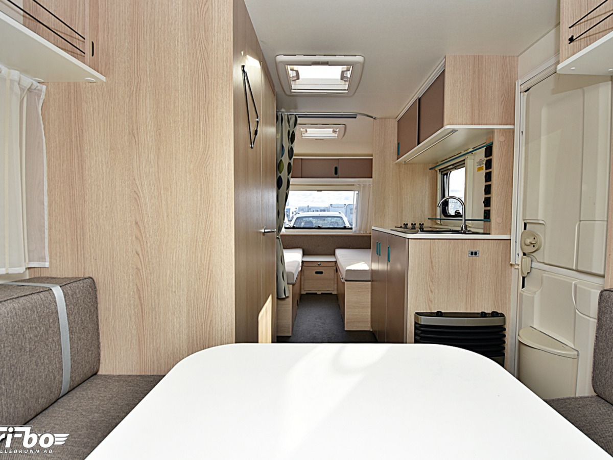 Adria 492 LU Aviva, Långbäddar, bild 8 av 25