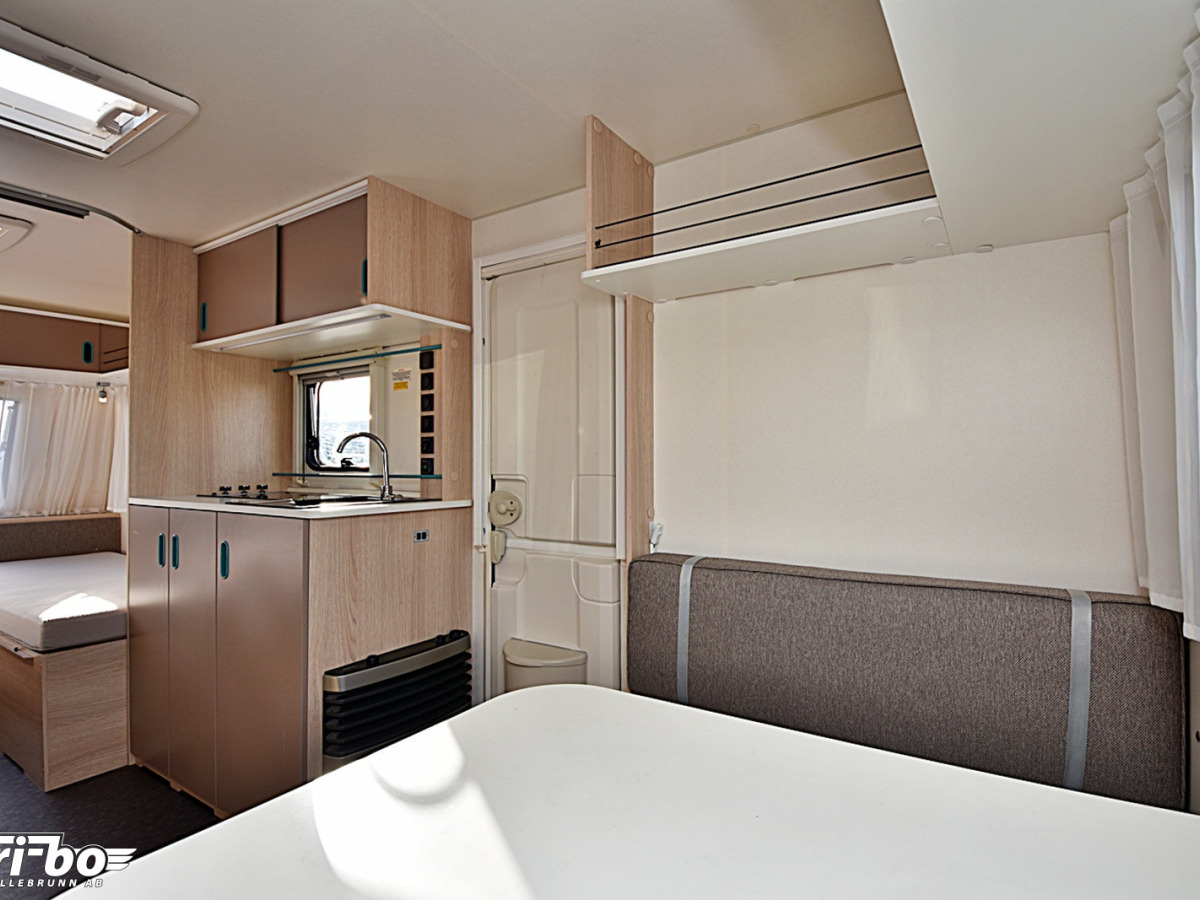 Adria 492 LU Aviva, Långbäddar, bild 9 av 25