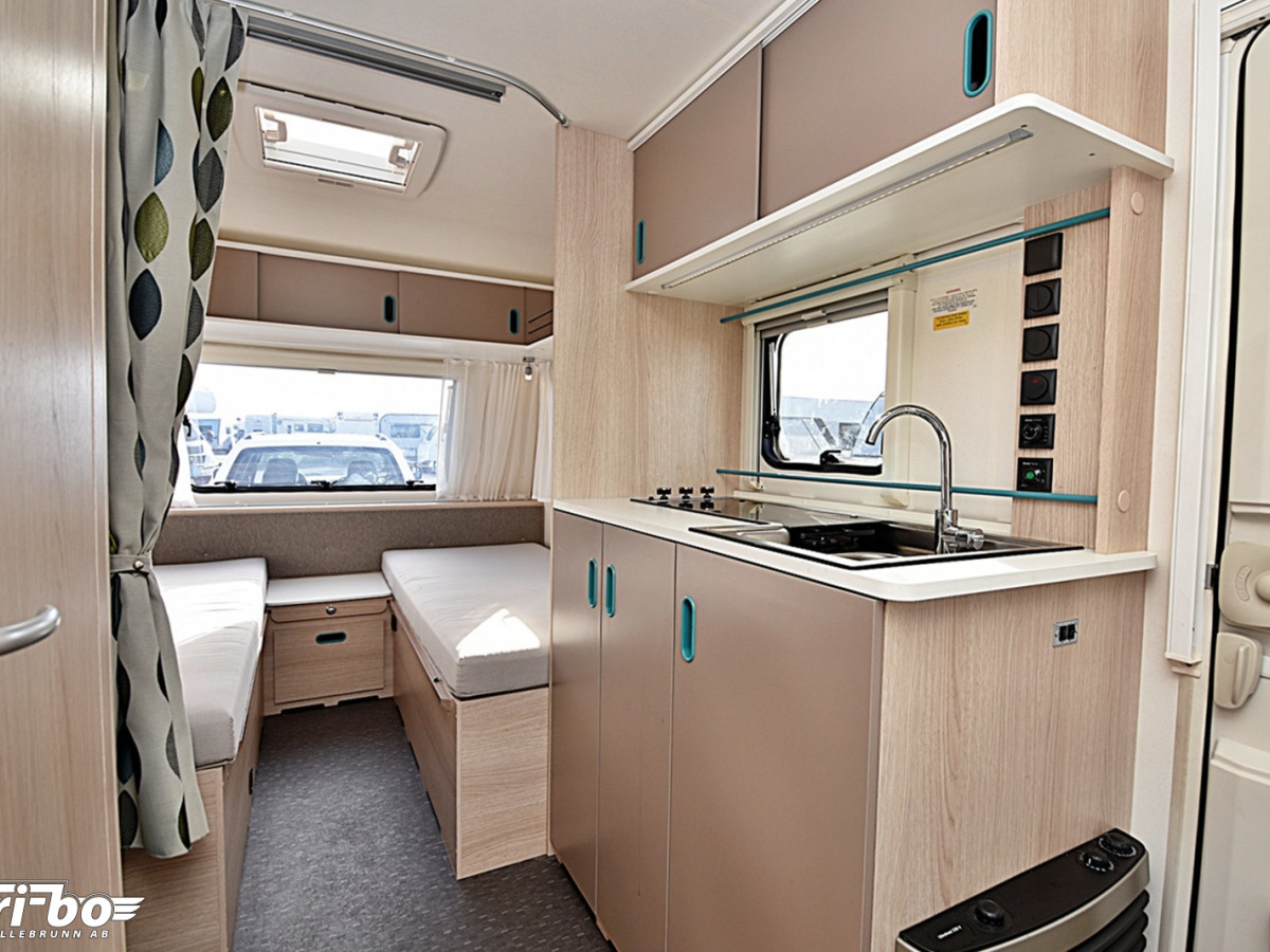 Adria 492 LU Aviva, Långbäddar, bild 10 av 25
