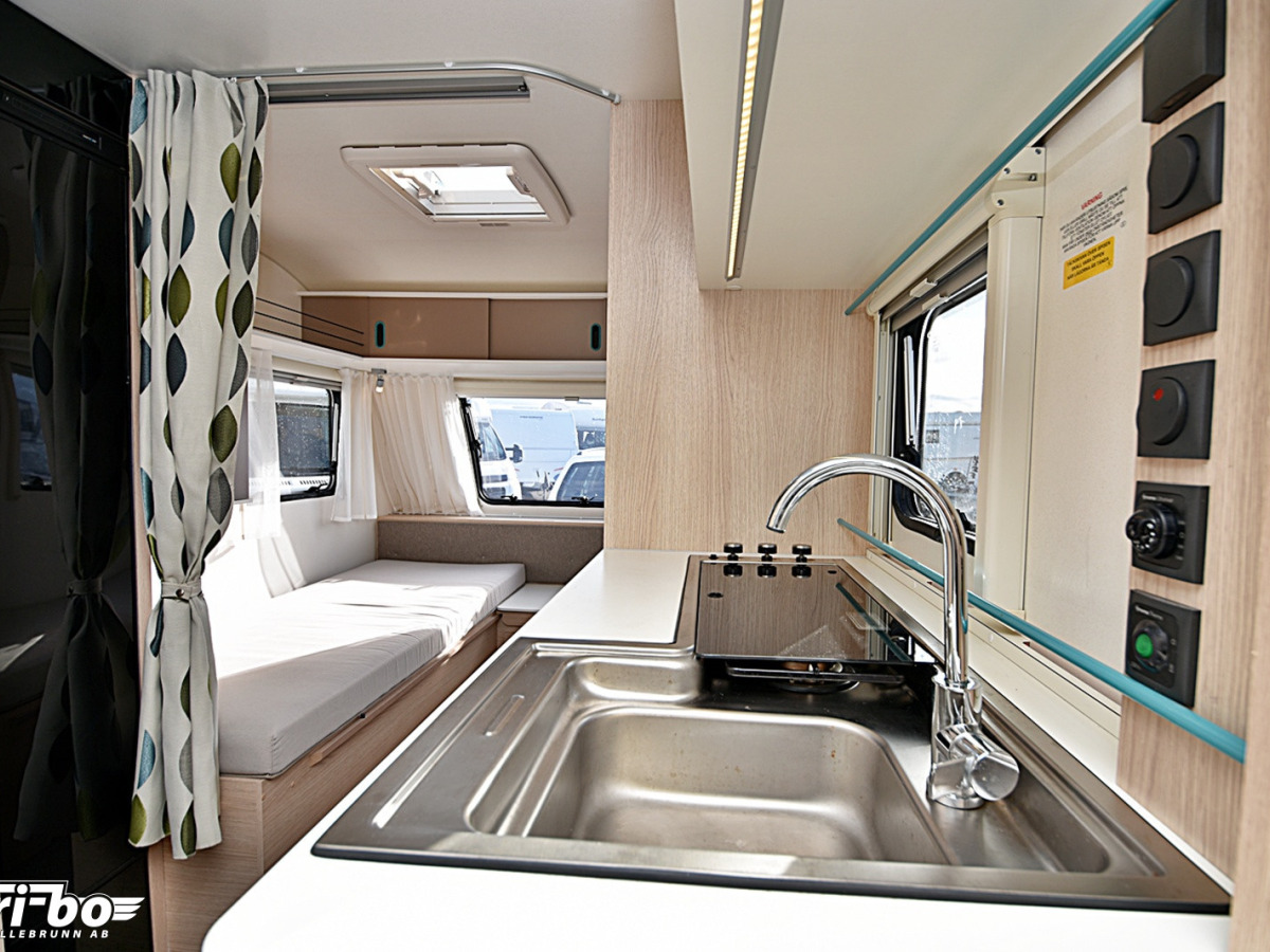 Adria 492 LU Aviva, Långbäddar, bild 11 av 25
