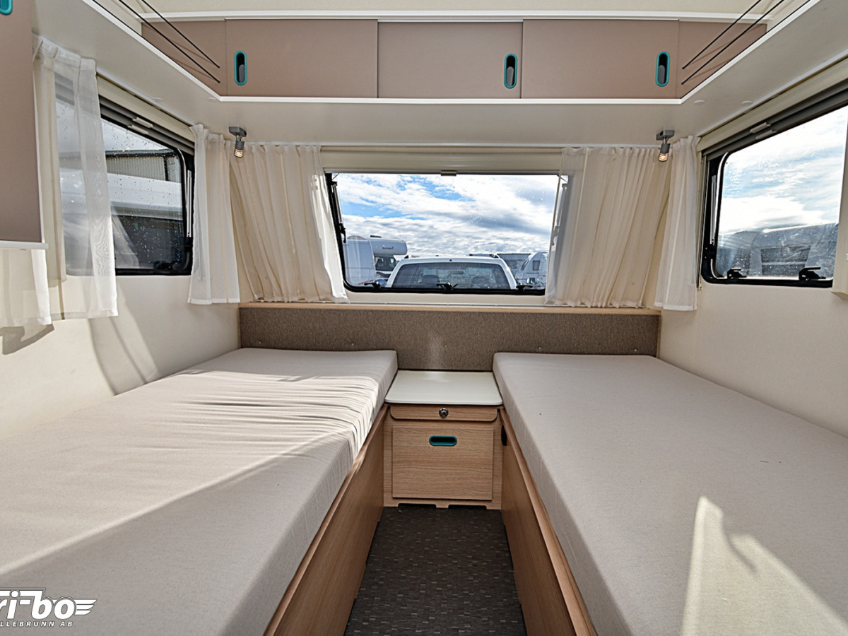 Adria 492 LU Aviva, Långbäddar, bild 12 av 25