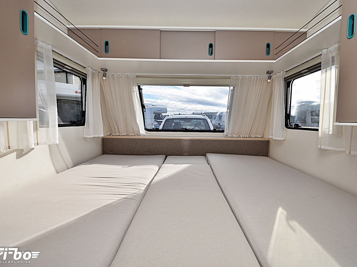 Adria 492 LU Aviva, Långbäddar, bild 13 av 25