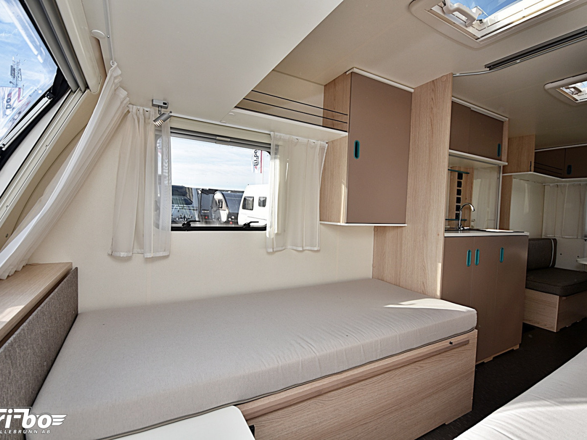 Adria 492 LU Aviva, Långbäddar, bild 14 av 25