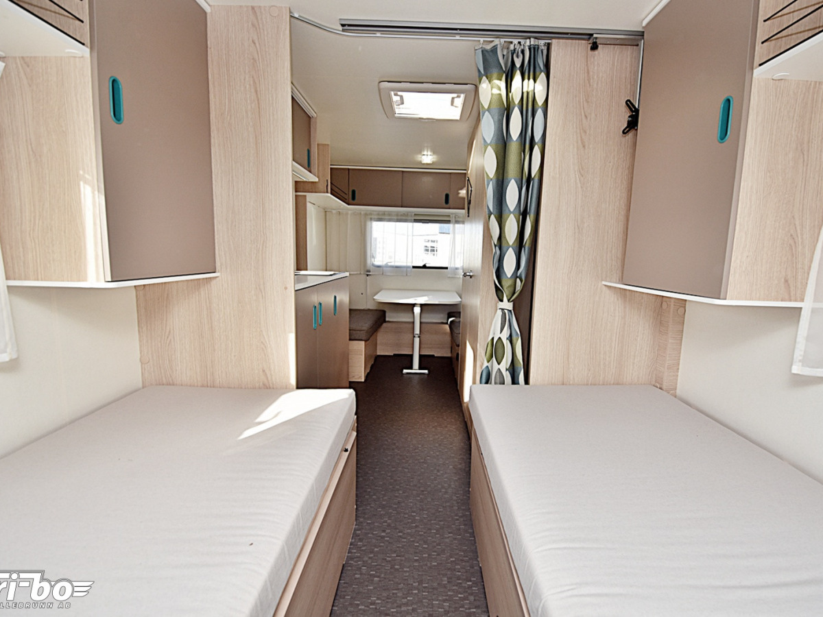 Adria 492 LU Aviva, Långbäddar, bild 15 av 25